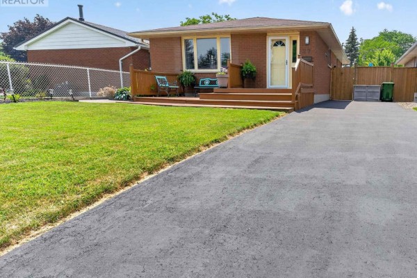 Laundry room - 27 Dyer Street, St  Thomas, ON N5R5K2 Photo 2