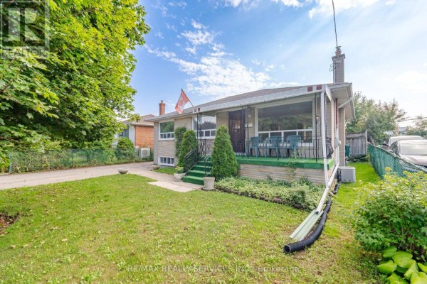 Bungalow exterior with covered porch and steps - 27 Edgemont Drive Brampton