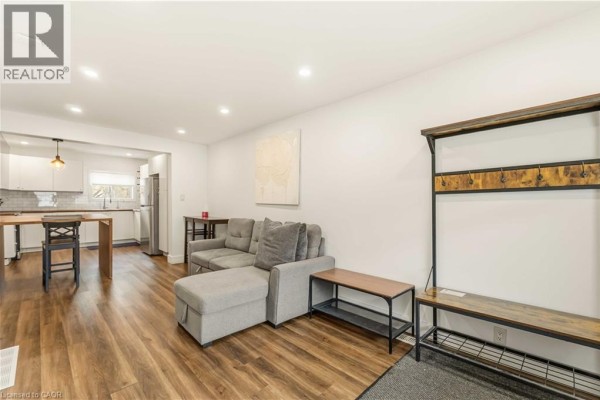 27 Edinburgh Avenue, Hamilton, ON, photo 3