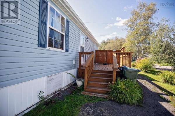 27 Fernwood Drive, Amherst, NS, photo 3