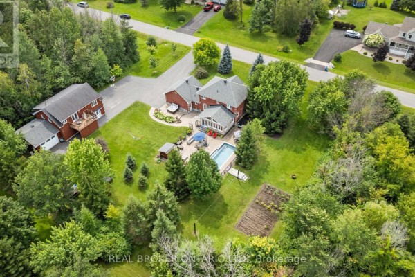 Living room - 27 Garrison Drive, North Grenville, ON K0G1J0 Photo 2