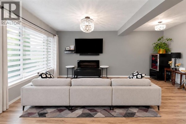 Primary Bedroom - 27 Golden Crescent, Red Deer, AB T4P2P9 Photo 5