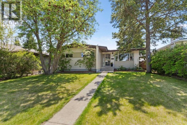 Bedroom - 27 Gordon Drive Sw, Calgary, AB T3E5A6 Photo 3