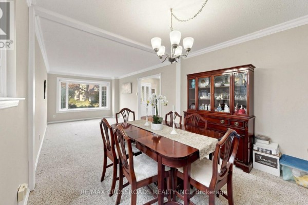 Family room - 27 Hagerman Boulevard, Markham, ON L3R2A8 Photo 4