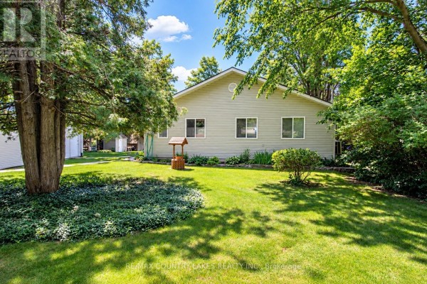 Bedroom 2 - 27 Hillcrest Avenue, Kawartha Lakes, ON K0M2B0 Photo 4