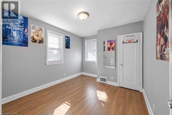 Utility room - 27 Hollywood Street S, Hamilton, ON L8S3A9 Photo 3