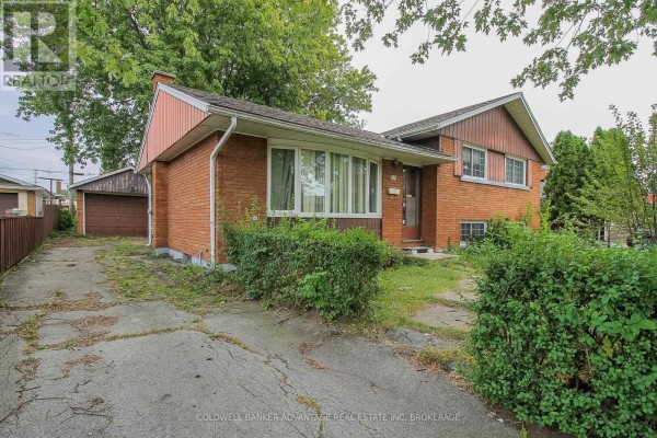 Living room - 27 Hughes Avenue, Welland, ON L3B1M4 Photo 2