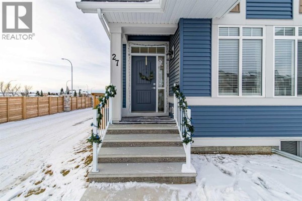 Living room - 27 Iris Crescent, Okotoks, AB T1S5V5 Photo 4