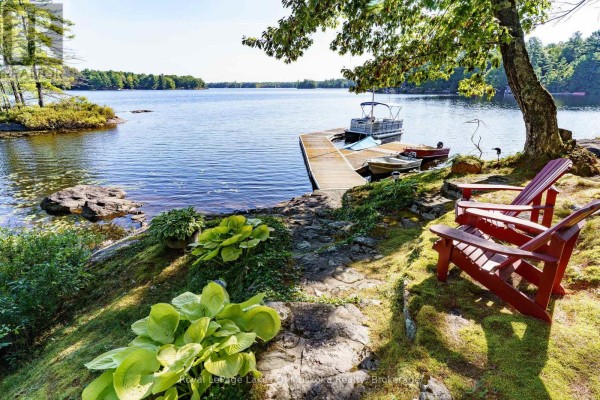 27 Island 2ml, Gravenhurst), ON P0E1G0 Photo 2