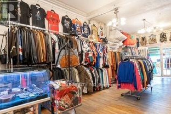 27 Kensington Avenue, Toronto, ON M5T2J8 Photo 2