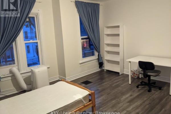 27 Kensington Avenue, Toronto, ON M5T2J8 Photo 3