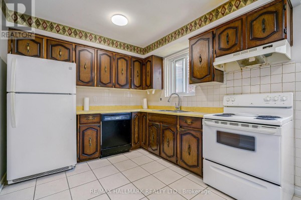 27 Keyworth Trail, Toronto, ON M1S2V2 Photo 2