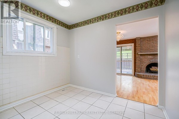 27 Keyworth Trail, Toronto, ON M1S2V2 Photo 3