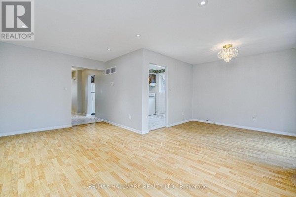 27 Keyworth Trail, Toronto, ON M1S2V2 Photo 4