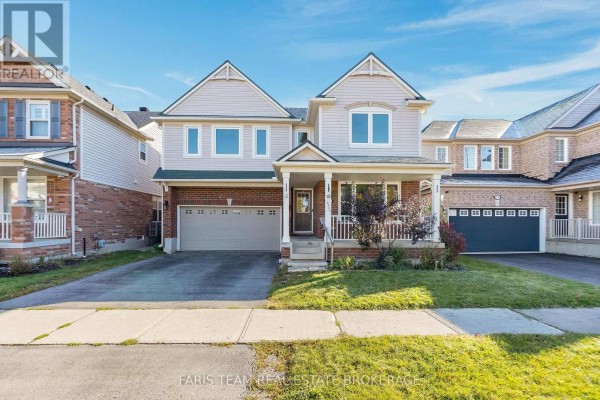 27 Kidd Crescent, New Tecumseth