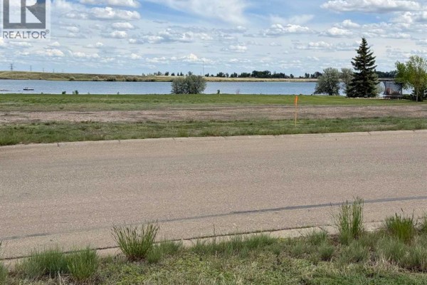 27 Kingfisher Estates, Lake Newell Resort, AB T1R1C5 Photo 5