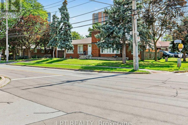 Bedroom - 27 Kingsview Boulevard, Toronto, ON M9R1T5 Photo 4