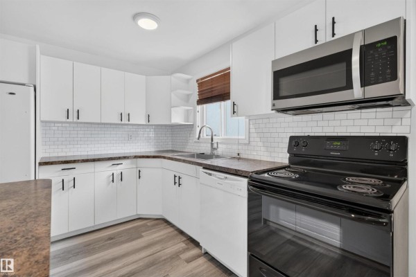 27 Kiniski Cr Nw, Edmonton, AB, photo 3