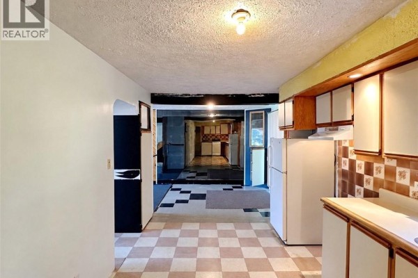 Kitchen/Dining room - 27 Lainey Street, Edmundston, NB E3V1L5 Photo 5