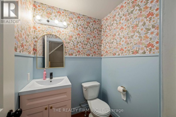 Bedroom 2 - 27 Leesboro Trail, Thames Centre, ON N0M2P0 Photo 5