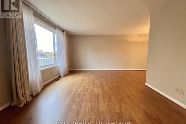 27 Loraine Avenue, Quinte West, ON K8V6R4 Photo 4