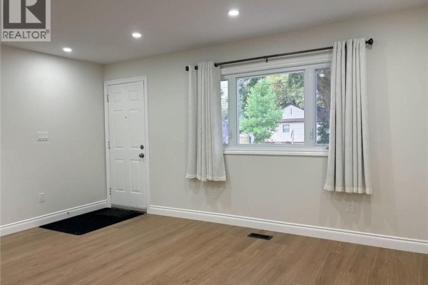 Recreation room - 27 Mahony Avenue, Hamilton, ON L8H3C3 Photo 2