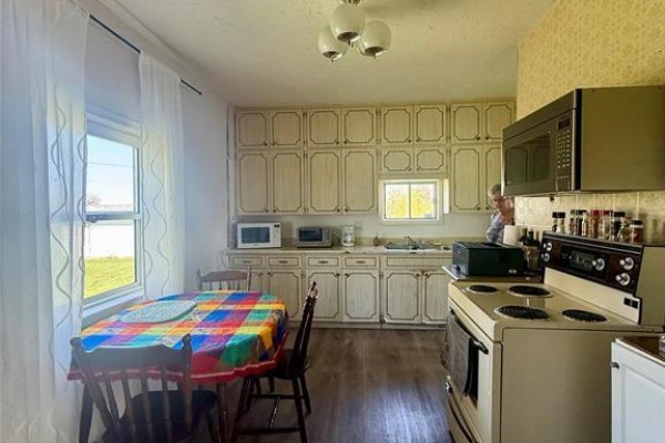 Porch - 27 Neil Street, Kelwood, MB R0J0Y0 Photo 5