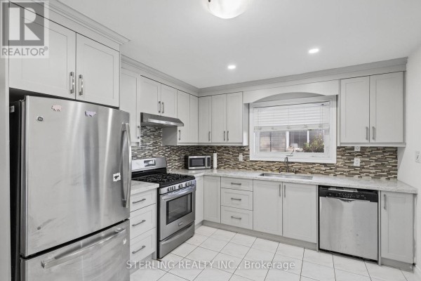 Kitchen - 27 Oakmeadow Boulevard, Toronto, ON M1E4G3 Photo 5