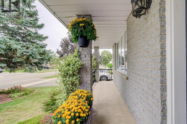 Family room - 27 Olivetree Road, Brantford, ON N3R5E9 Photo 5