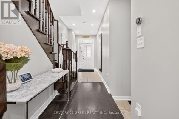 Primary Bedroom - 27 Padbury Trail, Brampton, ON L7A4V2 Photo 4