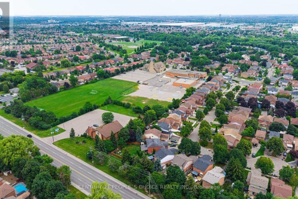 27 Reynier Drive, Brampton, ON L6Z1L1 Photo 4