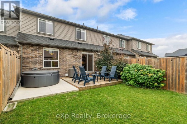 27 Robertson Drive, Stratford, ON, photo 2