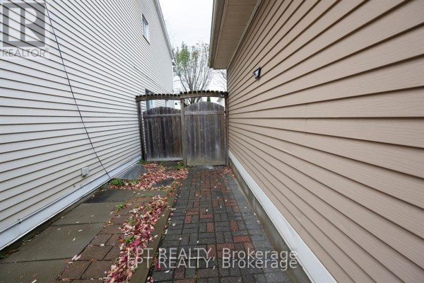 27 Rockcress Gardens, Ottawa, ON, photo 2