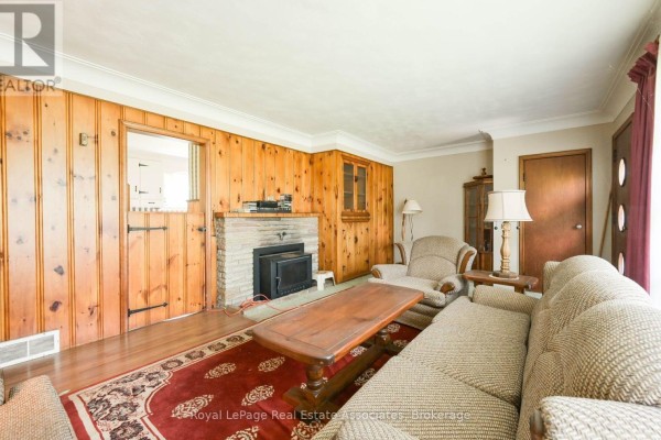 Bedroom 3 - 27 Rothsay Avenue, Kitchener, ON N2B3A2 Photo 5