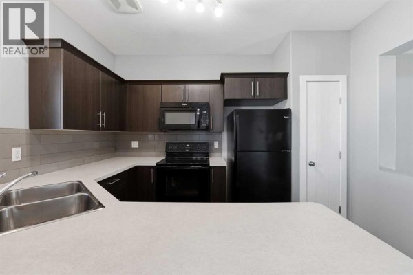 Living room - 27 Rowberry Court, Sylvan Lake, AB T4S0L7 Photo 4