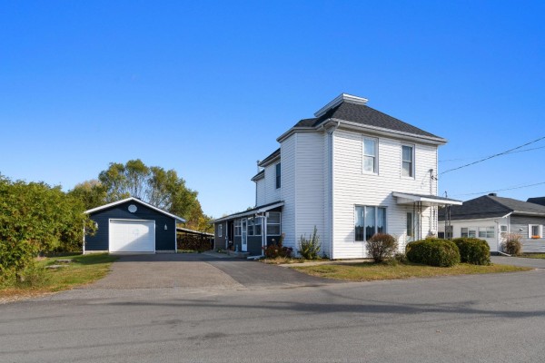 27 Rue Albert, Fort Coulonge