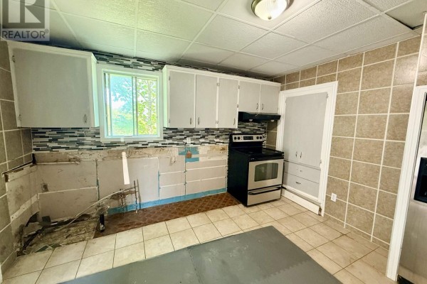 27 Starrs Road, Yarmouth, NS, photo 2