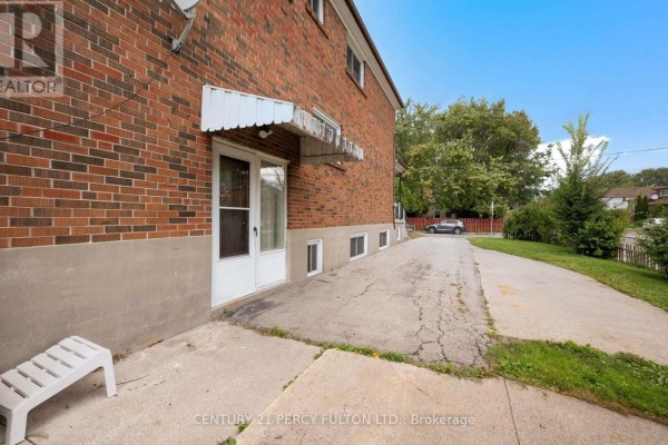 Kitchen - 27 Willingdon Avenue, Toronto, ON M1N2L1 Photo 3