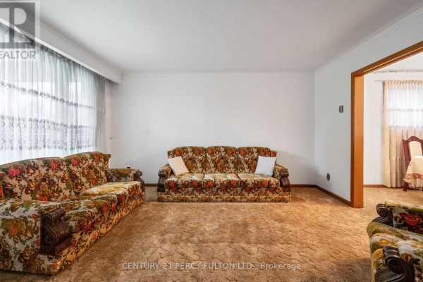Primary Bedroom - 27 Willingdon Avenue, Toronto, ON M1N2L1 Photo 4