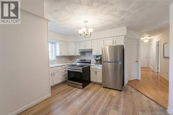 Living room - 27 Woodstone Crescent, Moncton, NB E1G1W3 Photo 5