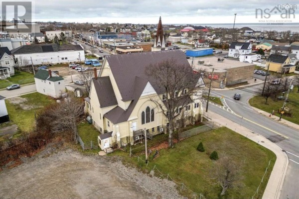 270 Commercial Street, Glace Bay, NS, photo 2