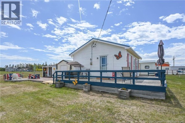 Foyer - 270 Des Chalets Road, Maisonnette, NB E8N2M2 Photo 5
