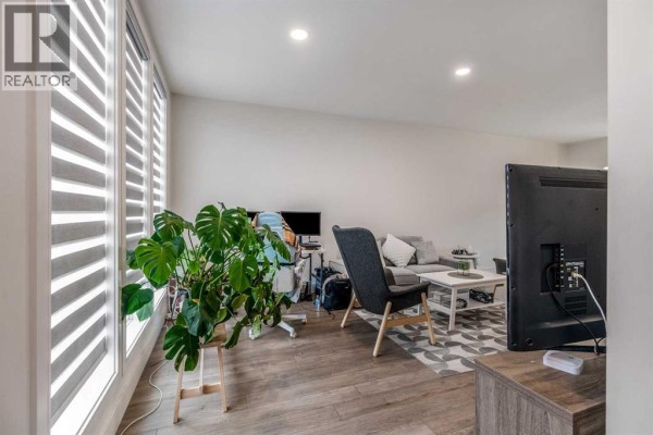 Living room - 270 Grassland Boulevard W, Lethbridge, AB T1J5S4 Photo 4