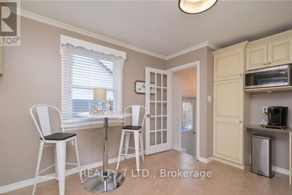 Living room - 270 James Street E, Orillia, ON L3V1M2 Photo 5