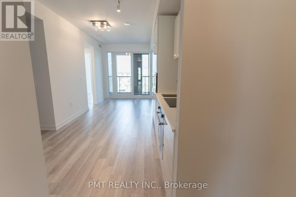 Kitchen - 2701 - 238 Simcoe Street, Toronto, ON M5T0E2 Photo 2
