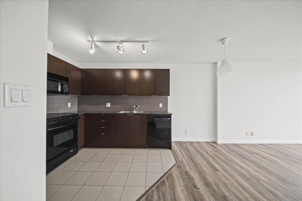 2701 13618 100 Avenue, Surrey, BC V3T0A8 Photo 5