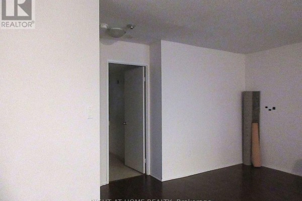 Kitchen - 2702 - 270 Queens Quay W, Toronto, ON M5J2N4 Photo 3