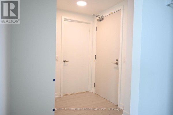 2702 - 4010 Eglinton Avenue W, Toronto, ON M9A4M2 Photo 3