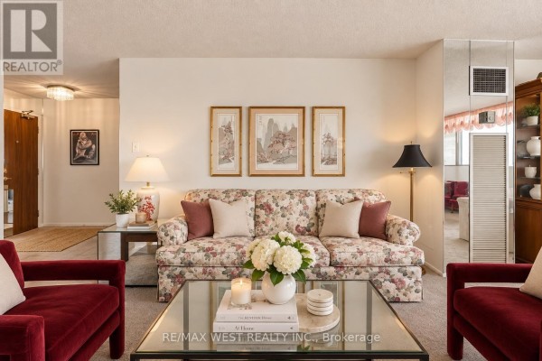 2702 - 80 Antibes Drive, Toronto, ON M2R3N5 Photo 3