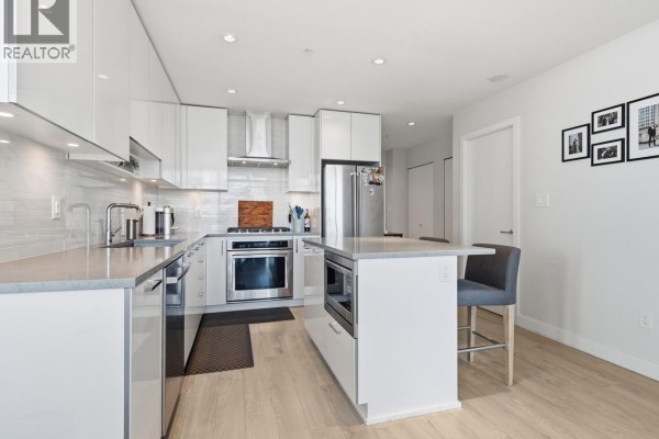 2702 1788 Gilmore Avenue, Burnaby, BC V5C0L5 Photo 3